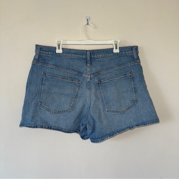 Madewell The Perfect Vintage Mid-Length Jean Short in Grennan Wash 33 - Picture 2 of 3